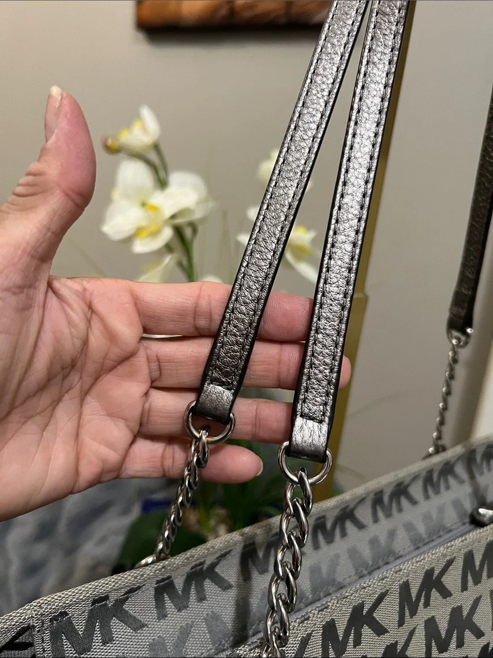 Michael Kors Gray Jet Set Monogram Tote with Metallic Strap GUC retail $228
